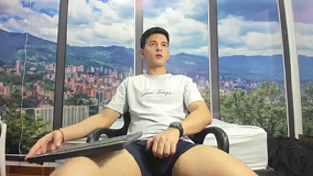 Snapshot of GoldenBoyM chatting on 07-03-26, 03:46 GoldenBoyM online show from 07-03-26, 03:46