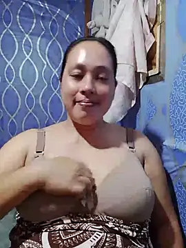 Snapshot of May_Bombs chatting on 04-22-26, 11:45 May Bombs online show from 04-22-26, 11:45
