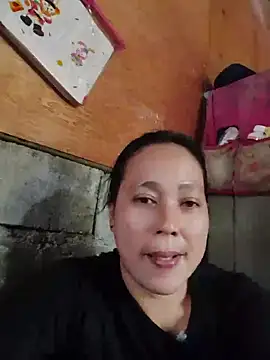 Snapshot of May_Bombs chatting on 04-24-26, 01:19 May Bombs online show from 04-24-26, 01:19