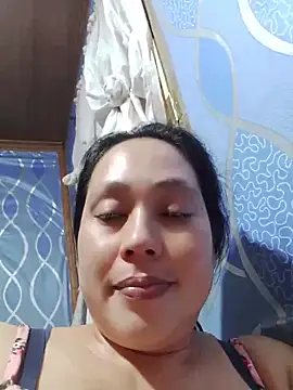 Snapshot of May_Bombs chatting on 04-24-26, 01:24 May Bombs online show from 04-24-26, 01:24