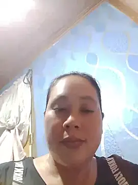 Snapshot of May_Bombs chatting on 04-25-26, 03:20 May Bombs online show from 04-25-26, 03:20