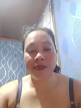 Snapshot of May_Bombs chatting on 05-26-26, 01:01 May Bombs online show from 05-26-26, 01:01