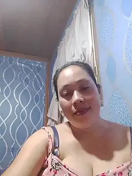 Snapshot of May_Bombs chatting on 05-26-26, 01:07 May Bombs online show from 05-26-26, 01:07