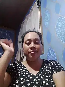 Snapshot of May_Bombs chatting on 05-31-26, 05:04 May Bombs online show from 05-31-26, 05:04