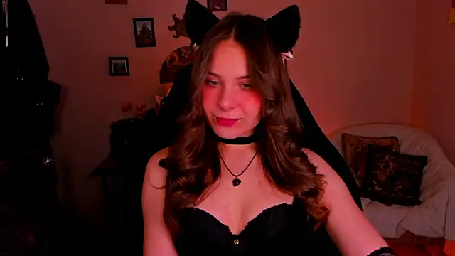 Snapshot of LanaLovely chatting on 05-11-26, 06:41 LanaLovely online show from 05-11-26, 06:41