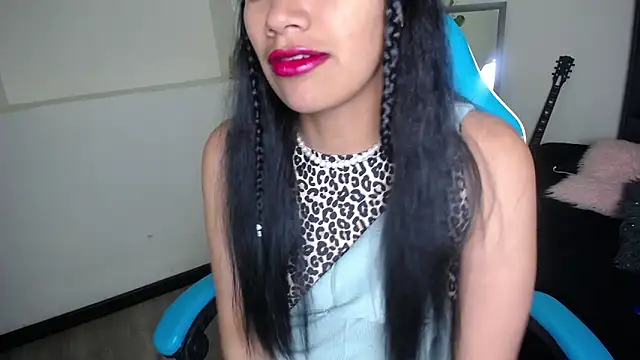 Julieta Parker online show from 03-18-26, 05:49