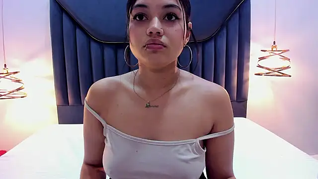 Snapshot of EmilyKartters chatting on 03-03-26, 12:00 EmilyKartters online show from 03-03-26, 12:00