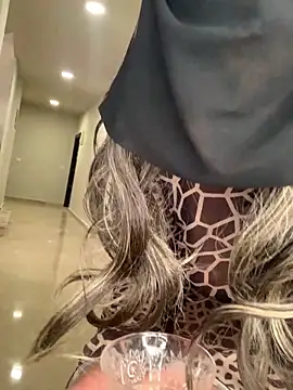 Snapshot of Arab_Honey chatting on 05-31-26, 05:53 Arab Honey online show from 05-31-26, 05:53