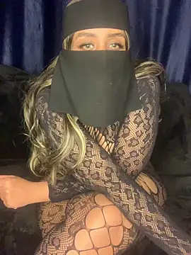 Snapshot of Arab_Honey chatting on 06-23-26, 07:01 Arab Honey online show from 06-23-26, 07:01