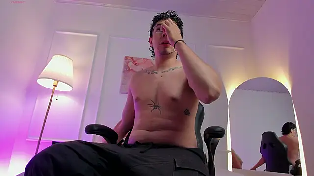 Snapshot of Axel_Creed chatting on 02-14-26, 05:59 Axel Creed online show from 02-14-26, 05:59