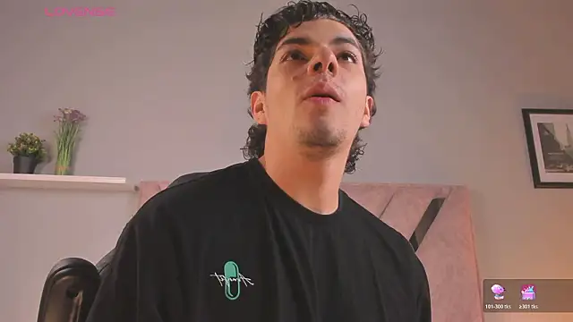 Snapshot of Axel_Creed chatting on 02-16-26, 01:07 Axel Creed online show from 02-16-26, 01:07