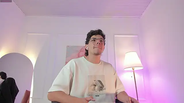 Snapshot of Axel_Creed chatting on 02-18-26, 01:56 Axel Creed online show from 02-18-26, 01:56