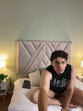 Snapshot of Axel_Creed chatting on 02-25-26, 02:32 Axel Creed online show from 02-25-26, 02:32