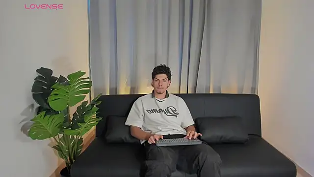 Snapshot of Axel_Creed chatting on 02-28-26, 08:54 Axel Creed online show from 02-28-26, 08:54