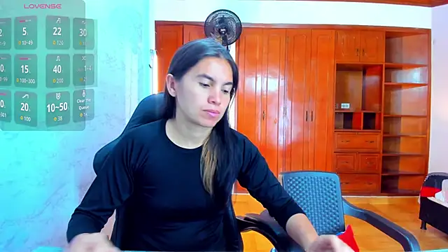 Emily and Soffy online show from 04-06-26, 12:06