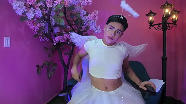 Snapshot of FemNoa chatting on 02-07-26, 03:54 FemNoa online show from 02-07-26, 03:54