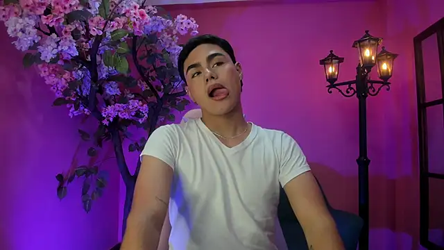 Snapshot of FemNoa chatting on 02-10-26, 05:06 FemNoa online show from 02-10-26, 05:06