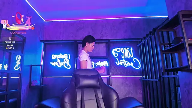 Snapshot of FemNoa chatting on 02-13-26, 05:09 FemNoa online show from 02-13-26, 05:09