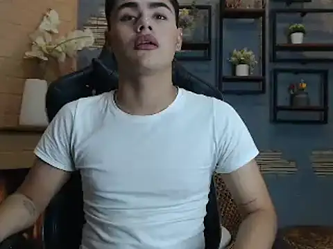 Snapshot of FemNoa chatting on 02-17-26, 05:41 FemNoa online show from 02-17-26, 05:41