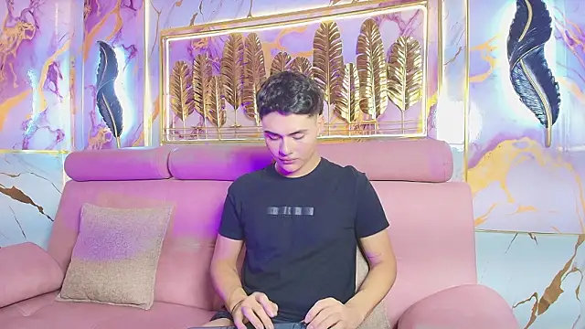 Snapshot of FemNoa chatting on 02-20-26, 07:25 FemNoa online show from 02-20-26, 07:25