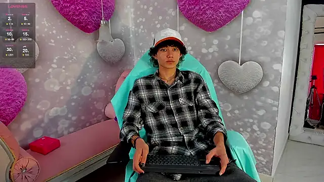 Snapshot of thanier_18 chatting on 02-08-26, 07:17 thanier 18 online show from 02-08-26, 07:17