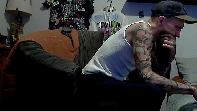 Snapshot of F_D_R_ chatting on 02-04-26, 09:09 F D R online show from 02-04-26, 09:09