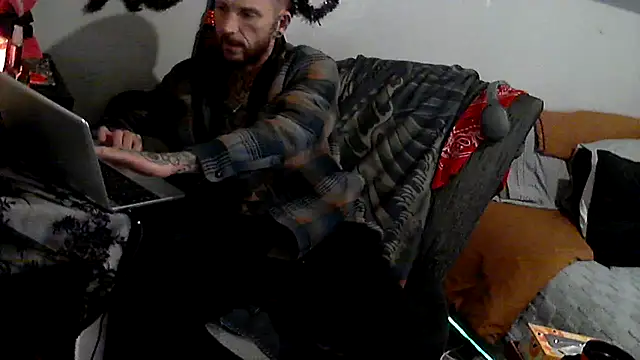 Snapshot of F_D_R_ chatting on 02-12-26, 12:11 F D R online show from 02-12-26, 12:11