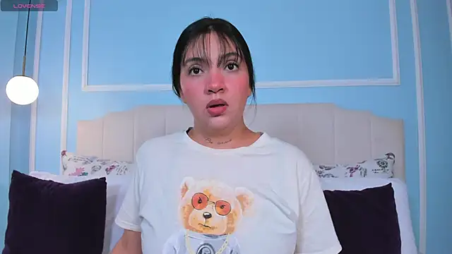 Snapshot of ashley_foox chatting on 02-21-26, 02:56 ashley foox online show from 02-21-26, 02:56