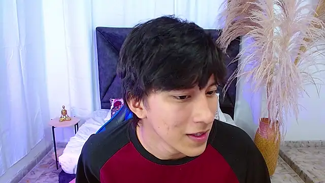 Snapshot of nikoo_18 chatting on 02-05-26, 02:11 nikoo 18 online show from 02-05-26, 02:11