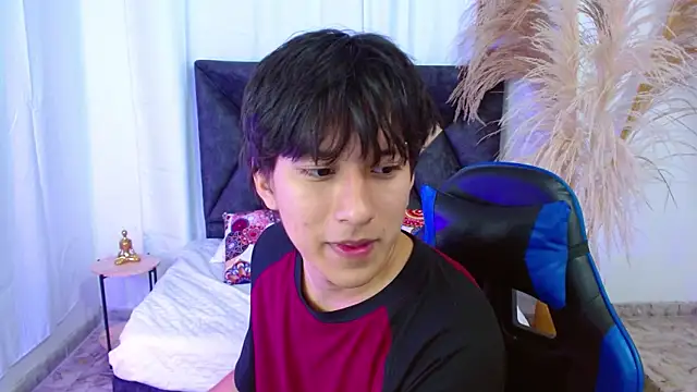 Snapshot of nikoo_18 chatting on 02-07-26, 01:26 nikoo 18 online show from 02-07-26, 01:26