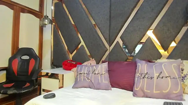 Snapshot of Maggyx chatting on 02-12-26, 01:28 Maggyx online show from 02-12-26, 01:28