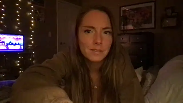 Snapshot of mooviebaby chatting on 02-06-26, 09:56 mooviebaby online show from 02-06-26, 09:56