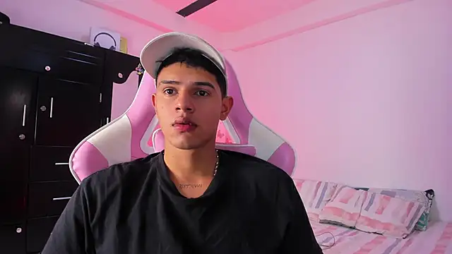 Snapshot of Adrian_Prime_ chatting on 02-18-26, 07:21 Adrian Prime online show from 02-18-26, 07:21