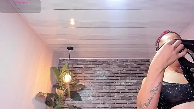 isabella star  online show from 04-17-26, 12:41