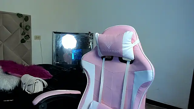 Chloe Miller 2 online show from 03-17-26, 07:17