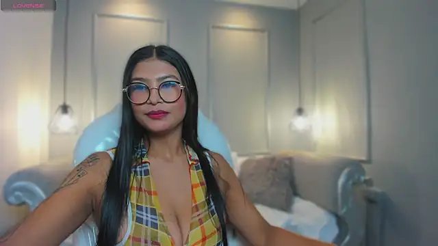 Snapshot of MiaSmit_ chatting on 03-04-26, 03:01 MiaSmit online show from 03-04-26, 03:01