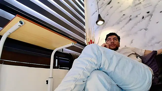 Snapshot of Max_Hornye chatting on 02-21-26, 07:15 Max Hornye online show from 02-21-26, 07:15