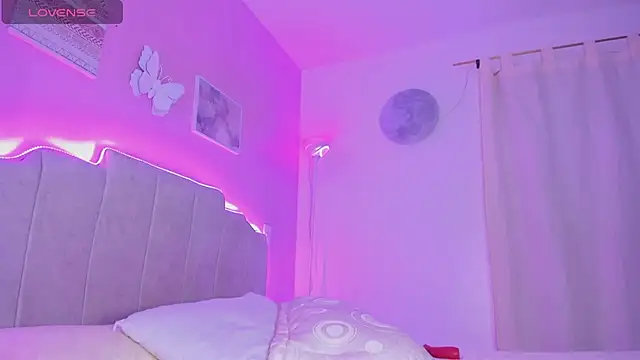 SofiaSiren online show from 04-17-26, 02:03