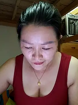 Snapshot of Jennie_dogy chatting on 07-28-26, 01:10 Jennie dogy online show from 07-28-26, 01:10