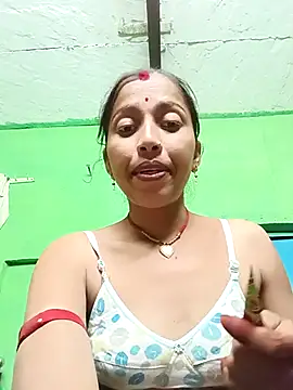 Snapshot of Cut_it73 chatting on 02-18-26, 12:23 Cut it73 online show from 02-18-26, 12:23