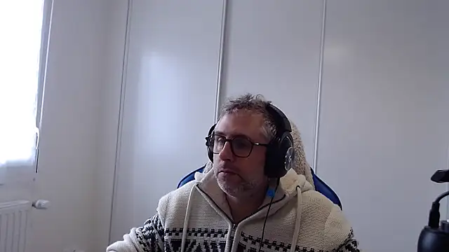 Snapshot of mika3377 chatting on 02-20-26, 11:43 mika3377 online show from 02-20-26, 11:43