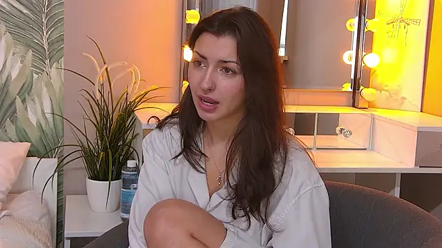 AngelaCox online show from 02-24-26, 06:33