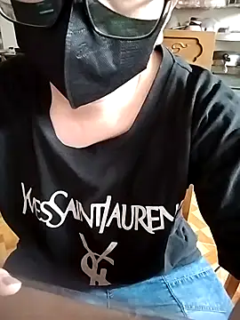 LiilyZi online show from 04-15-26, 02:07