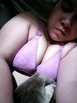 Snapshot of Erika--006 chatting on 02-14-26, 01:41 Erika--006 online show from 02-14-26, 01:41