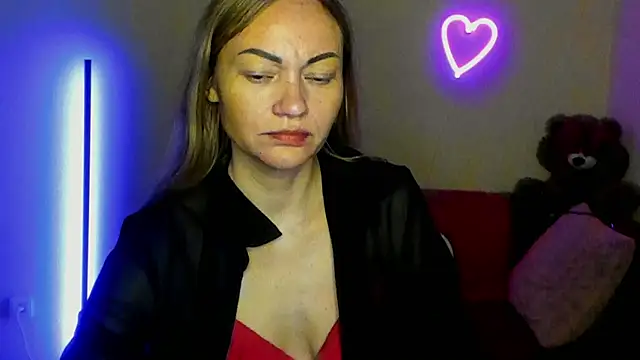 Snapshot of BlondMikey22 chatting on 06-03-26, 05:21 BlondMikey22 online show from 06-03-26, 05:21