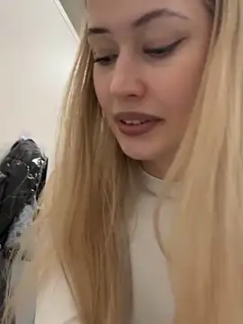 Snapshot of blonde_exe chatting on 02-12-26, 04:24 blonde exe online show from 02-12-26, 04:24