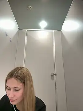 Snapshot of blonde_exe chatting on 07-14-26, 03:07 blonde exe online show from 07-14-26, 03:07