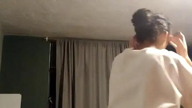 Snapshot of EldoraSchleker chatting on 02-12-26, 01:11 EldoraSchleker online show from 02-12-26, 01:11