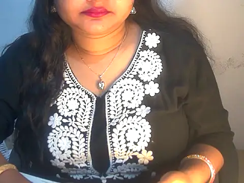 Snapshot of Saniya_K2 chatting on 02-07-26, 06:33 Saniya K2 online show from 02-07-26, 06:33