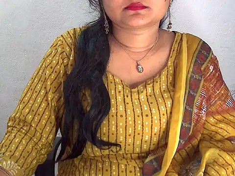 Snapshot of Saniya_K2 chatting on 04-26-26, 06:44 Saniya K2 online show from 04-26-26, 06:44